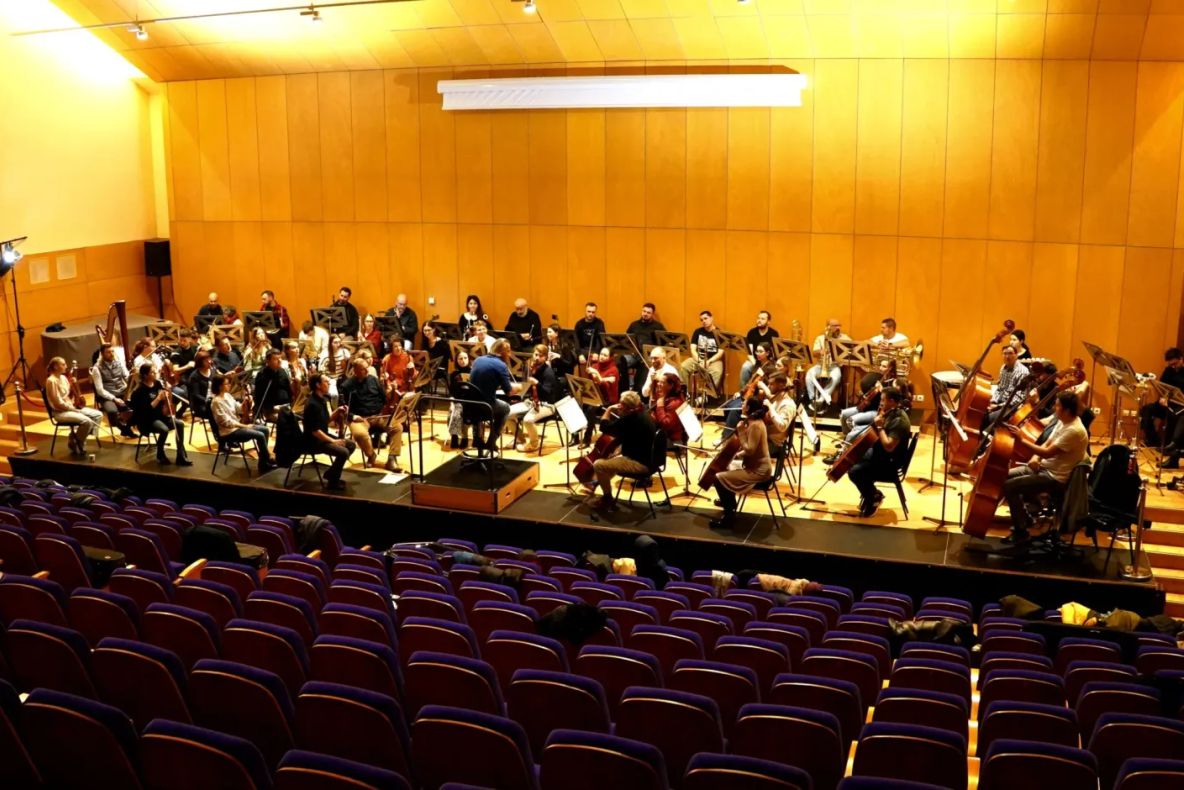 Filarmonica „Mihail Jora” Bacău deschide stagiunea muzicală 2025–2026