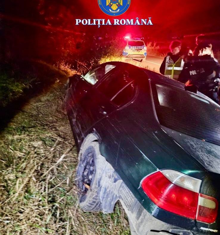 Bacău: Tânăr de 17 ani, arestat preventiv după ce a condus fără permis și cu număr fals de înmatriculare