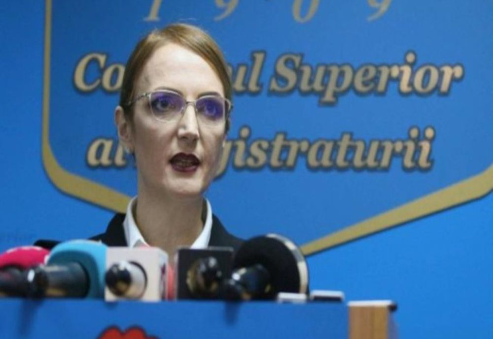 Reziștii se mobilizează pentru revocarea Liei Savonea de la conducerea ÎCCJ