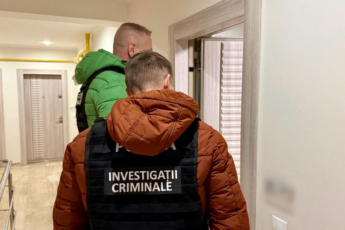 Poliția Bacău a identificat tinere care prestau servicii sexuale în apartamente închiriate