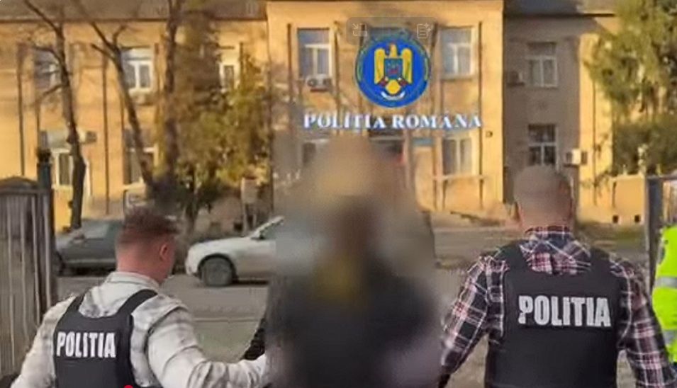 Bacău: bărbat reținut după ce a condus sub influența alcoolului și a avariat un autoturism parcat