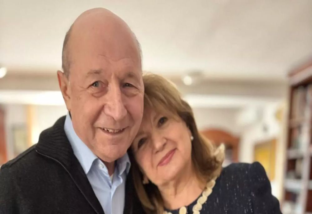 Nuntă de aur în familia Băsescu! Fostul președinte și soția sa și-au reînnoit jurămintele după 50 de ani. Mesajul emoționant