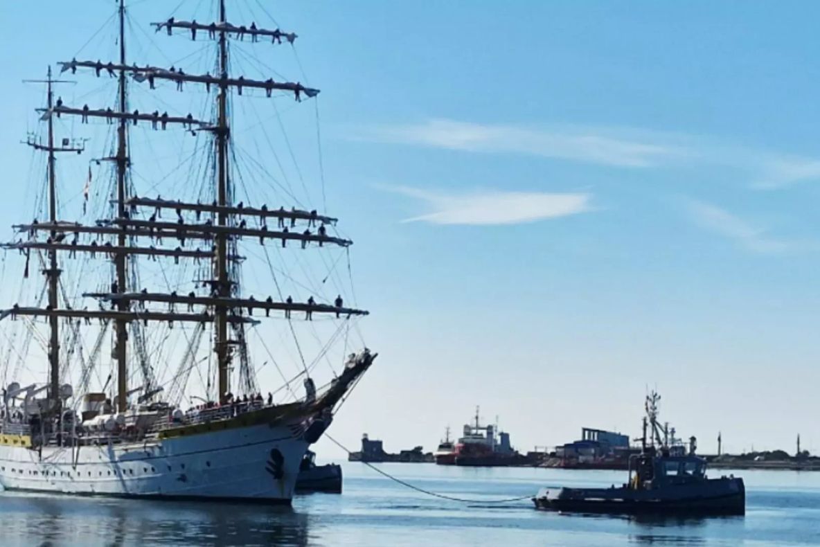 Nava-școală „Mircea” pornește într-un marș transatlantic de 150 de zile: misiune de instruire și reprezentare până în SUA