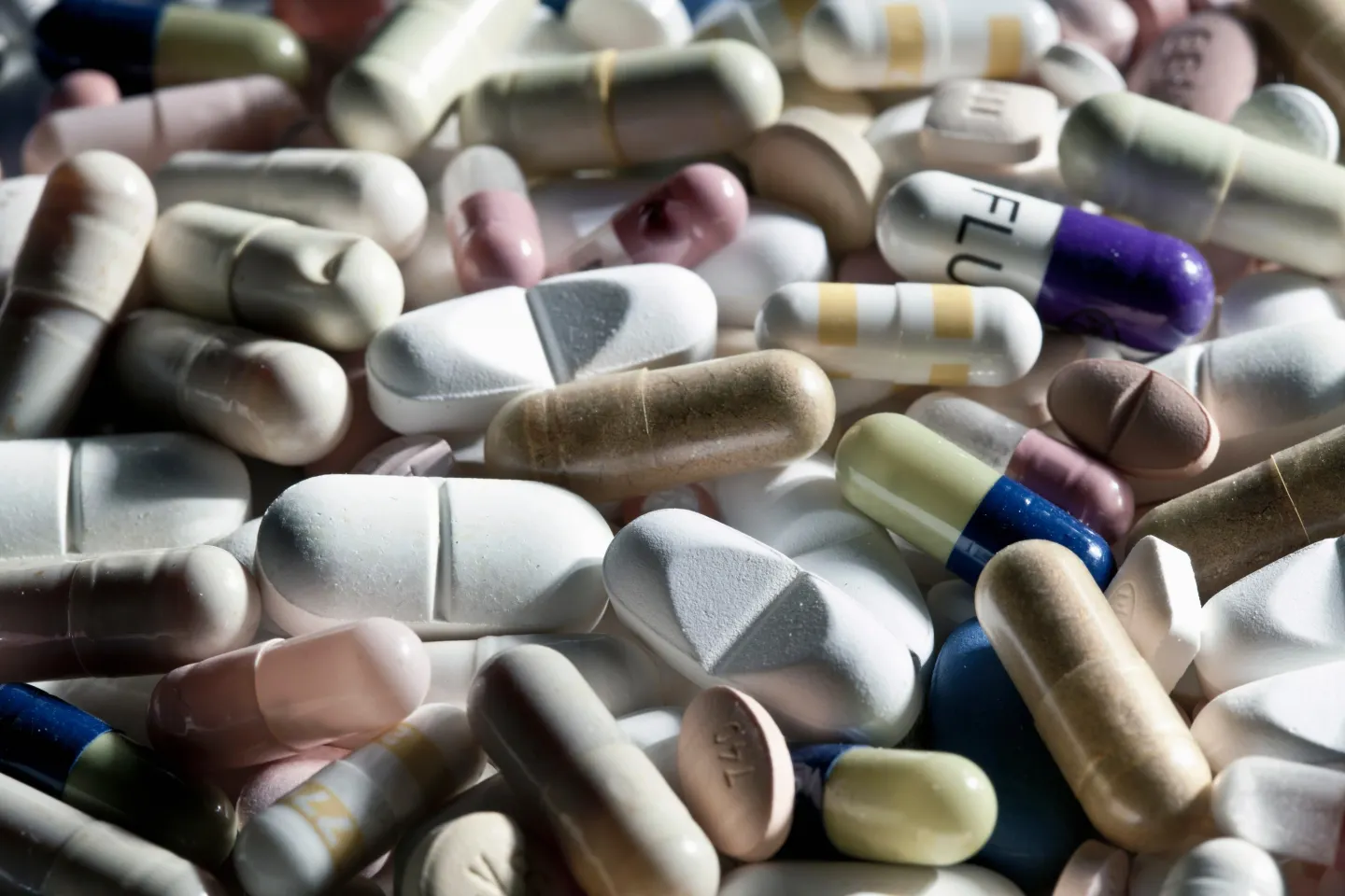Canicula și medicamentele: tratamentele care pot deveni periculoase pe timp de căldură. Cum trebuie păstrate corect