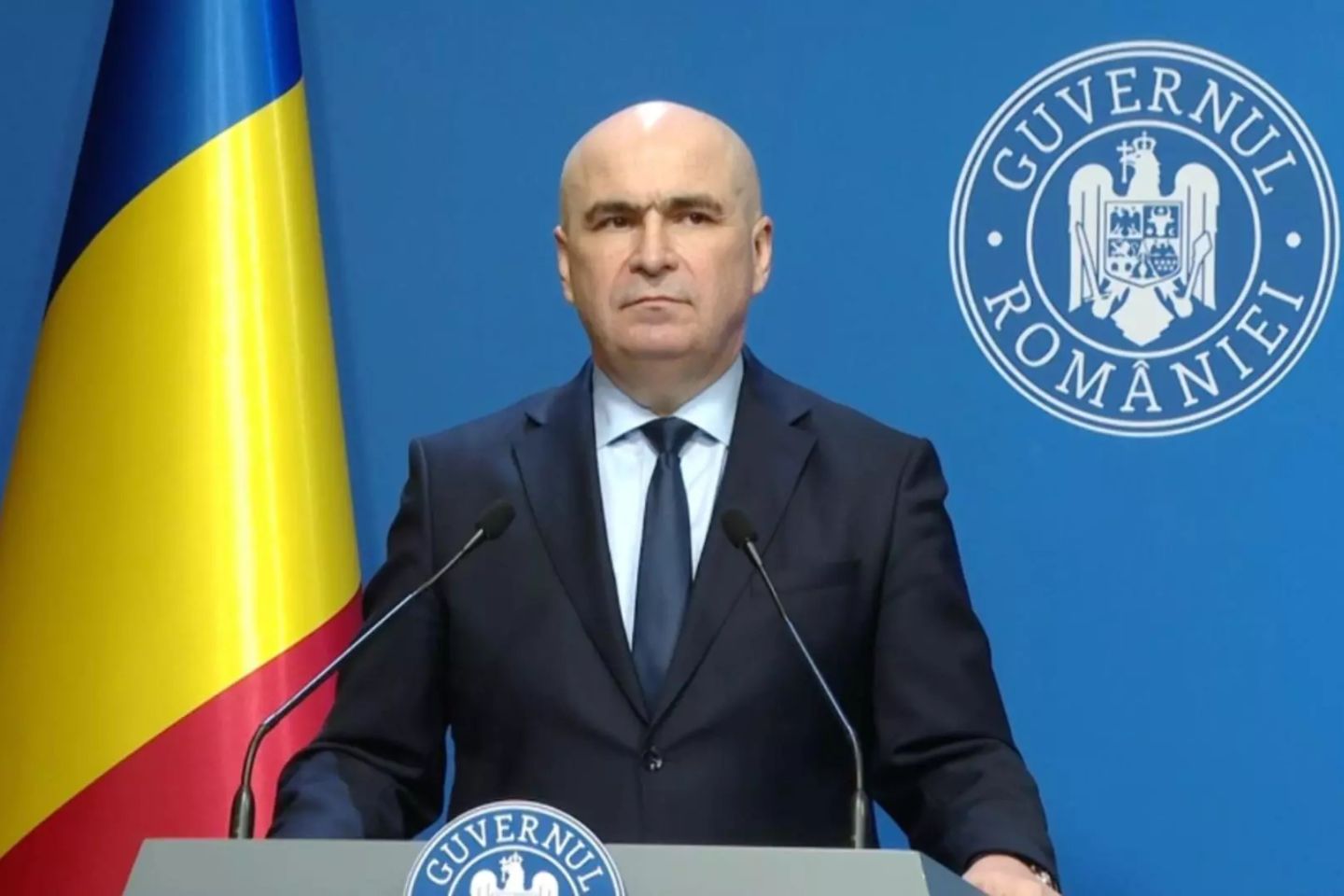 Criză totală în Coaliție: Premierul Bolojan anunță că rămâne în funcție în ciuda presiunilor PSD