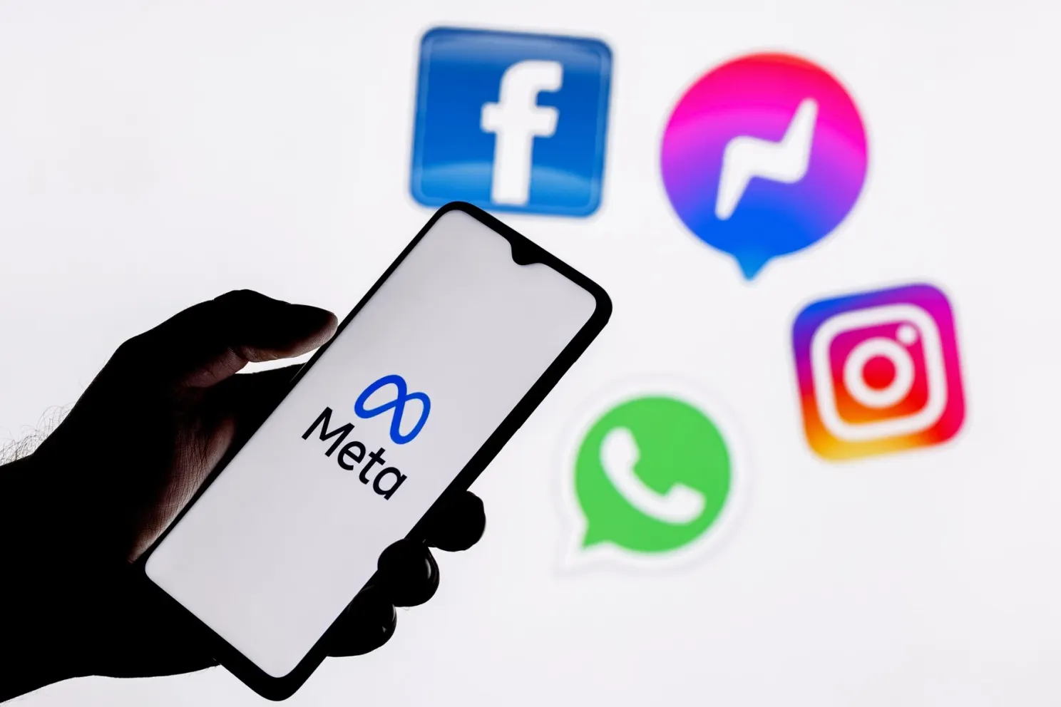 Meta impune noi limite pentru copii pe Facebook și Instagram. Ce se schimbă pentru utilizatorii sub 18 ani