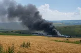 Incendiu devastator la una din fermele de pui ale lui Fănel Bogos. Mai multe hale au fost cuprinse de flăcări-VIDEO