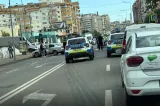 Carambol cu trei mașini în municipiul Bacău. O femeie a fost rănită 