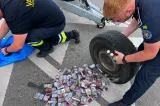 Captură de peste 10.000 de țigări de contrabandă la granița cu Bulgaria: erau ascunse la roțile de rezervă și în bagaje