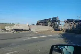 Imagini șocante pe DN1: trafic blocat spre Brașov după ce un autotren s-a răsturnat pe șosea