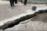 Alunecări de teren în Vaslui. Drumuri surpate, case izolate, un sat a rămas fără apă