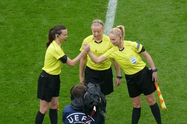 arbitru2