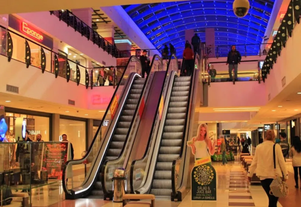 Singurul mall din Bacău se închide timp de o lună, din cauza epidemiei de coronavirus