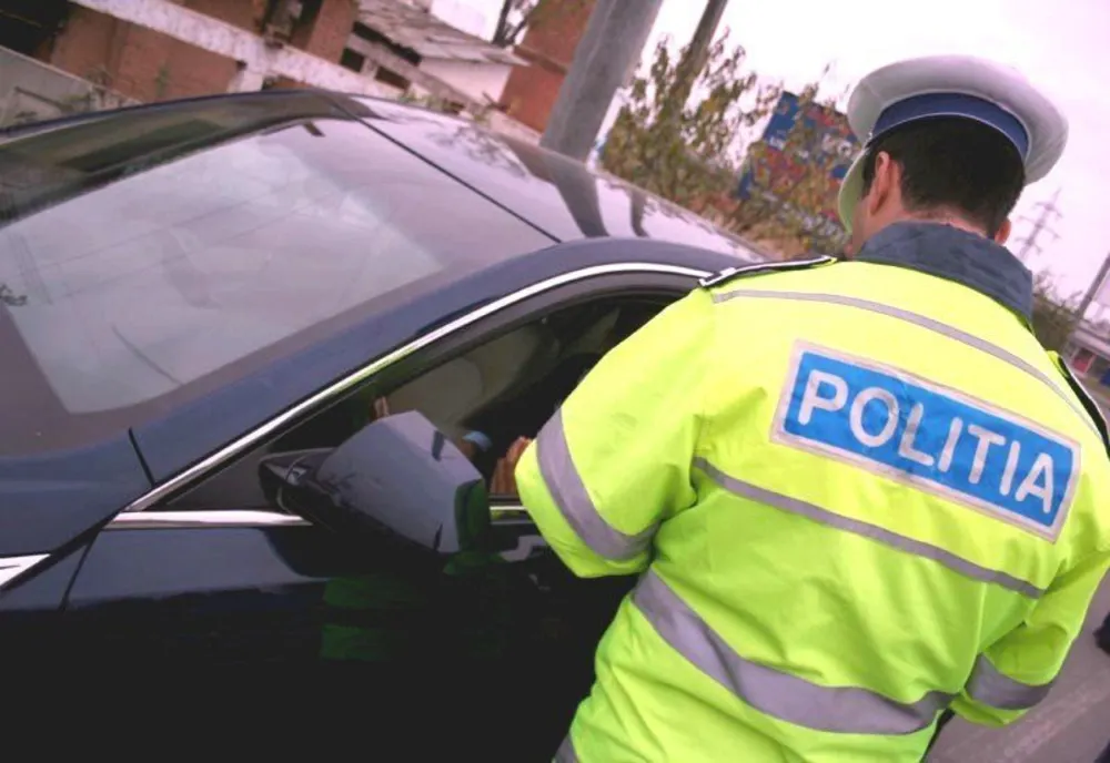 Un bărbat din Ghimeș a fost prins în trafic cu permis de conducere fals
