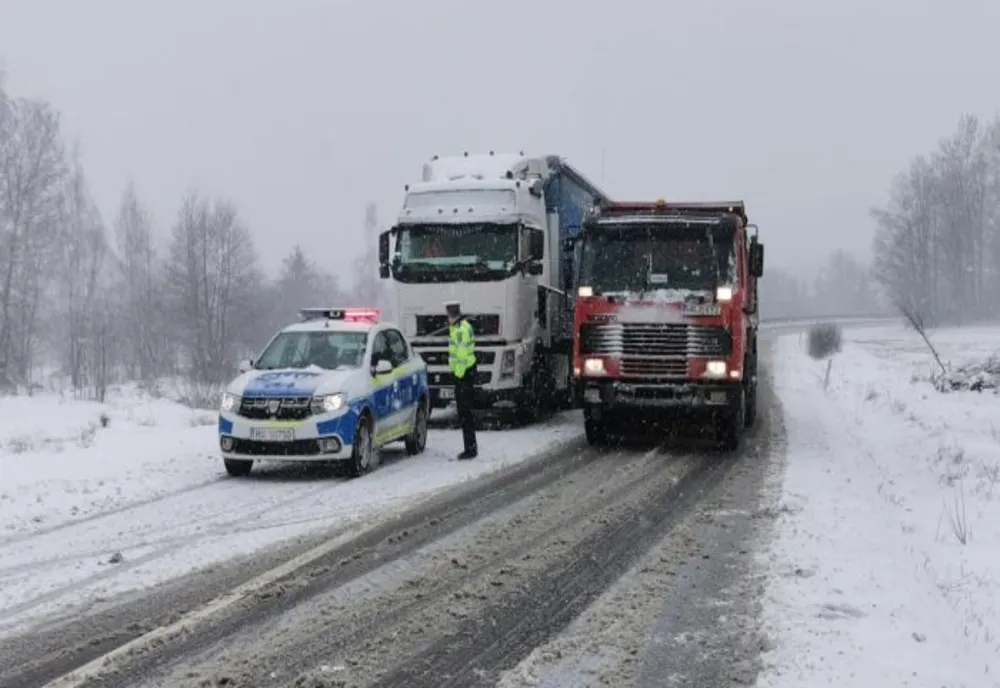 VIDEO TIR-uri blocate pe DN11