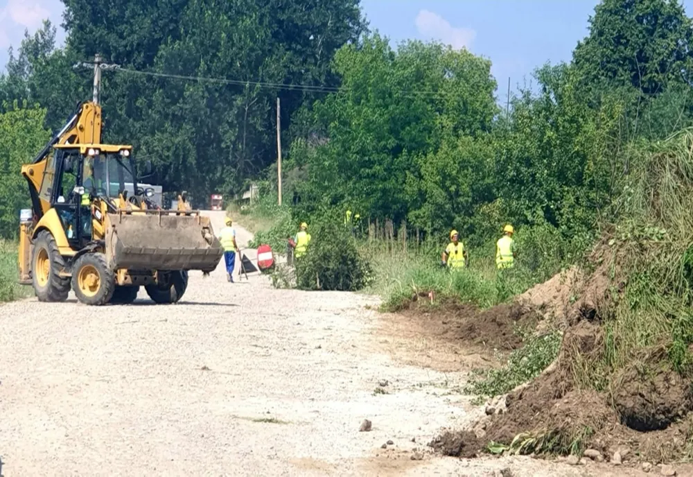 A început reconstruirea drumului de legătură dintre comuna Ştefan cel Mare şi Oneşti