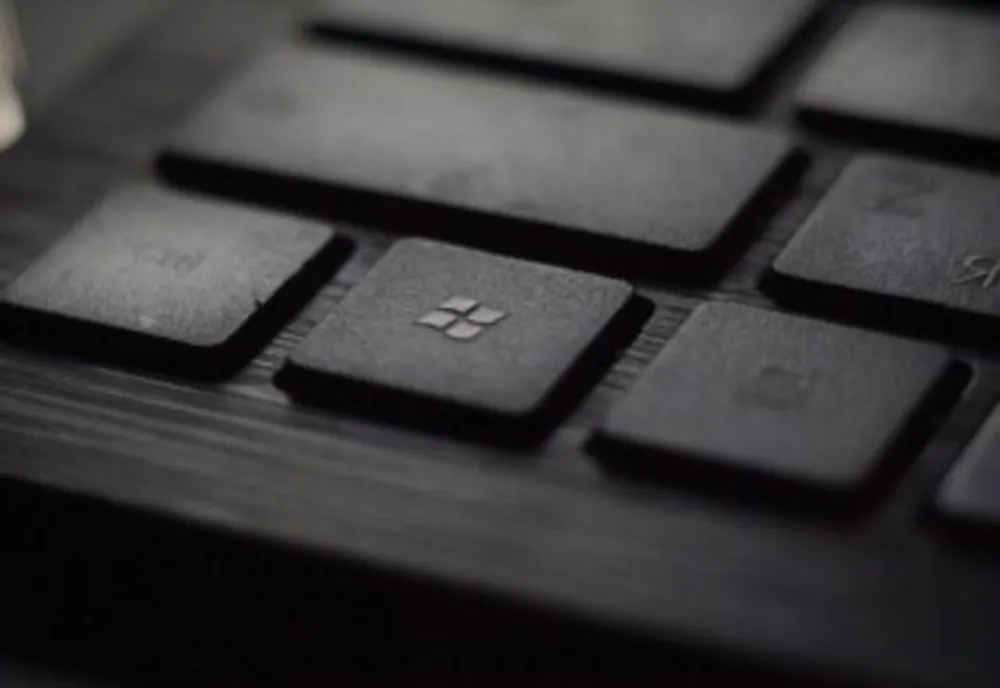 Exploatarea unei vulnerabilități Microsoft de tip zero-day poate oferi atacatorilor drepturi de administrare în Windows
