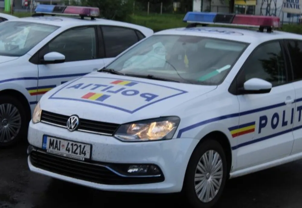 Depistat și identificat de polițiști după ce ar fi vândut bunuri contrafăcute
