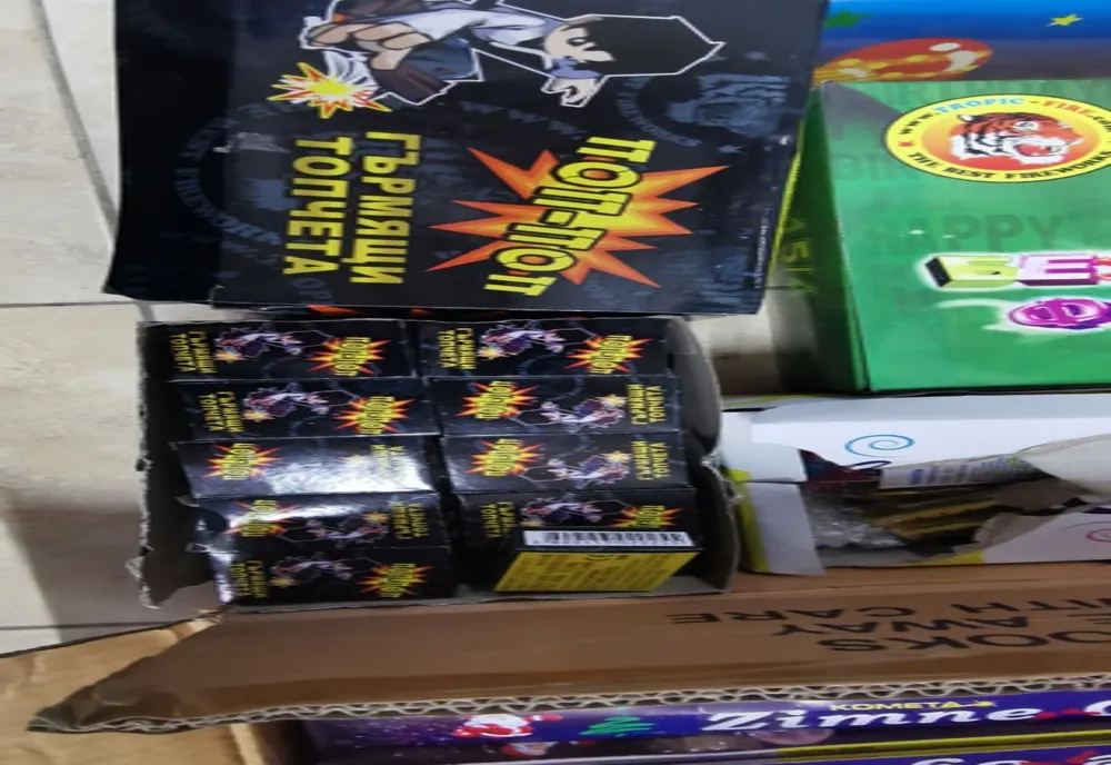 30 de kilograme de artificii confiscate de la un bărbat din Bacău