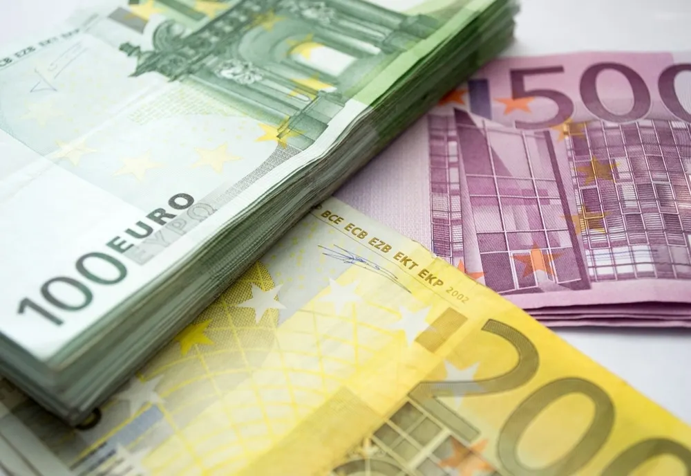 Primii bani europeni la Slănic-Moldova!