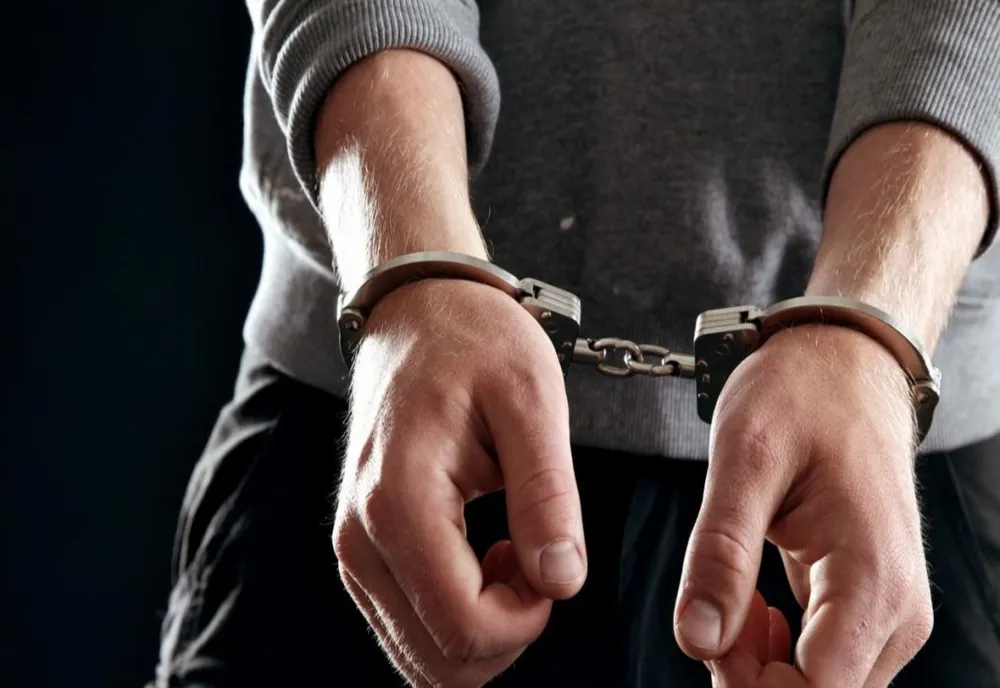 Un bărbat din Sascut a ajuns în arest după ce condus beat și fără permis de conducere