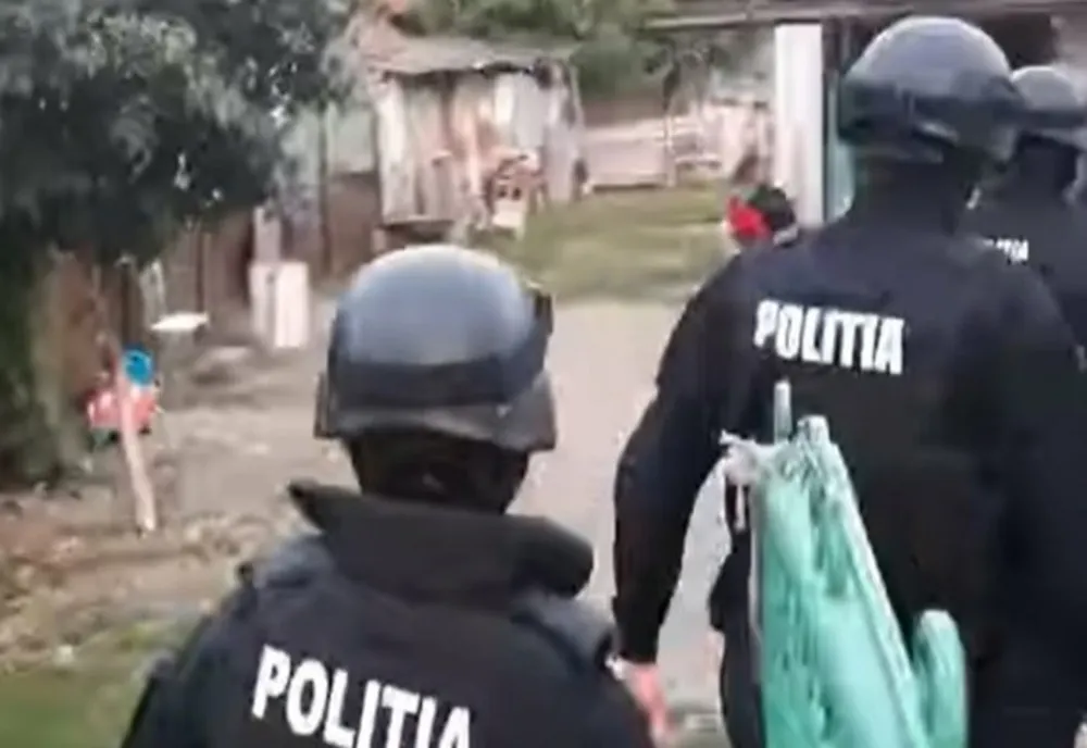 Ce au găsit polițiștii în curtea unui bărbat în urma unei percheziții