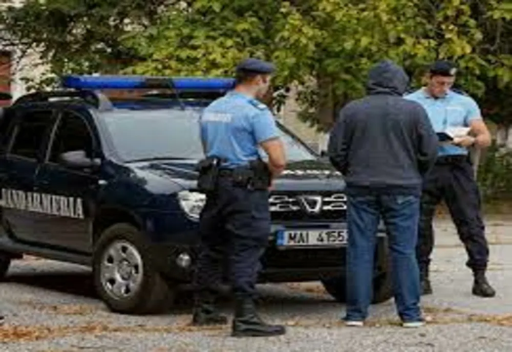 Un bărbat a provocat panică pe o stradă din Bacău! Ce avea acesta în mână