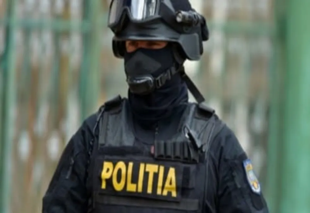 Percheziție cu surprize la un bărbat suspectat de braconaj. Polițiștii au găsit și un bun furat de la o societate comercială