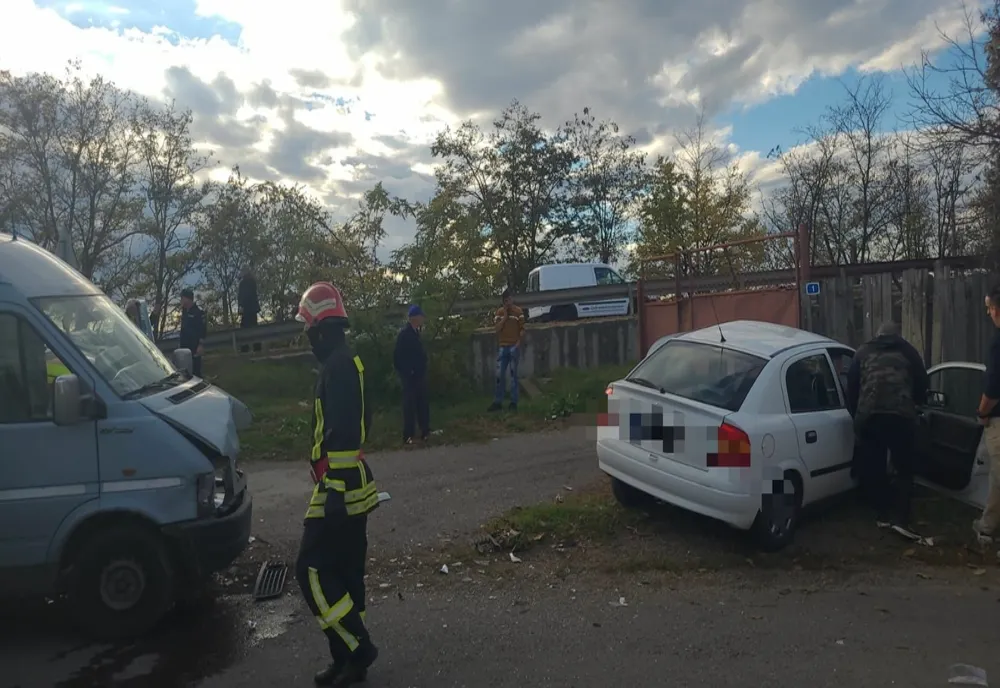 Tamponare la Săucești: o persoană a ajuns în stare de inconștiență la spital!