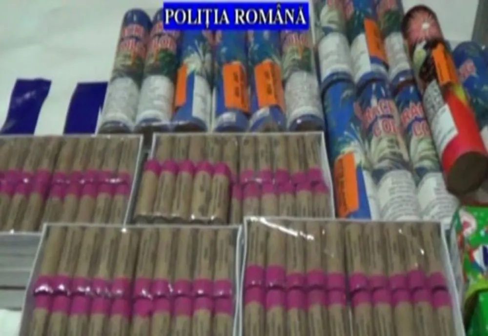 Artificii și petarde confiscate de polițiști în urma unei percheziții la un bărbat din Bacău