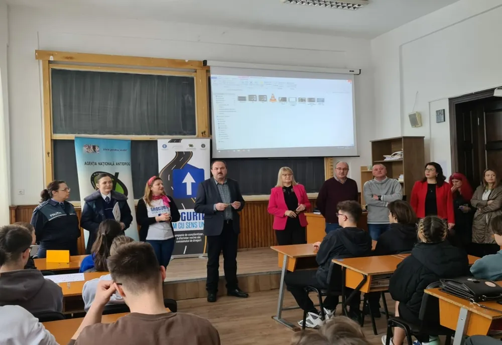 De vorbă cu liceenii privind traficul și consumul de droguri…