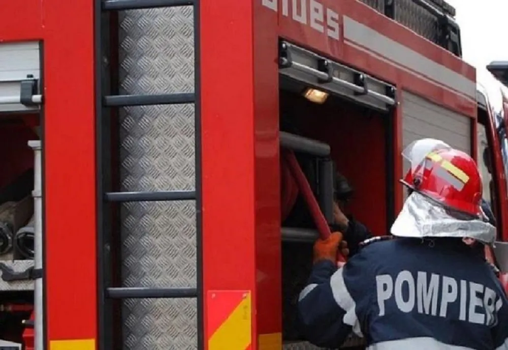 Un client a dat foc unui magazin din Stațiunea Târgu-Ocna