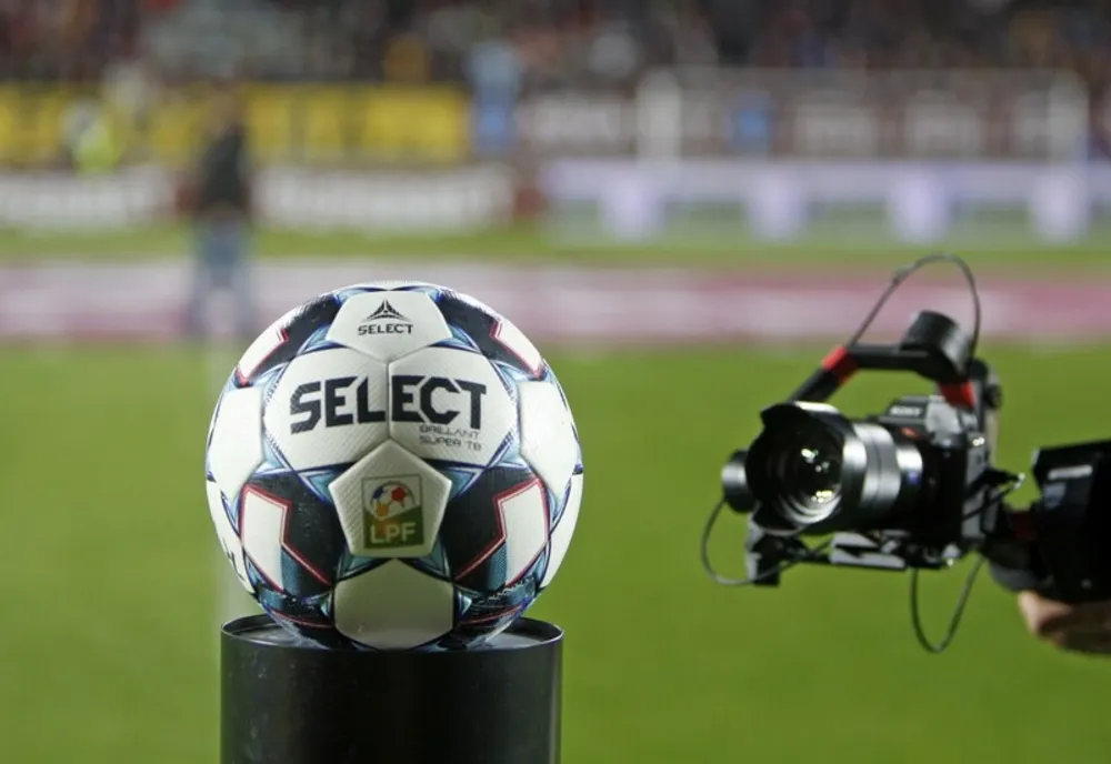 CANICULA MODIFICĂ PROGRAMUL SUPERLIGII DE FOTBAL
