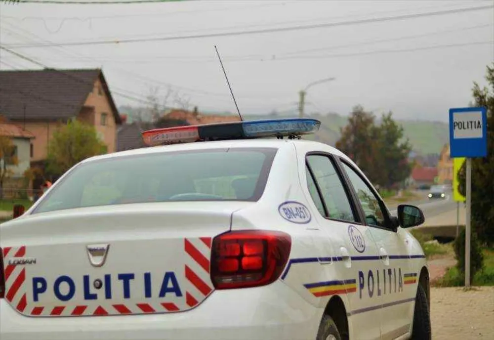 Doi indivizi, reținuți după mai multe tâlhării în Bacău