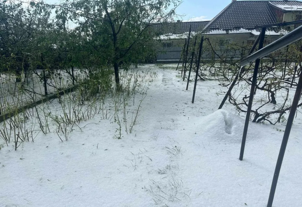 GRINDINA A FĂCUT RAVAGII ÎN DOUĂ JUDEȚE DIN ȚARĂ