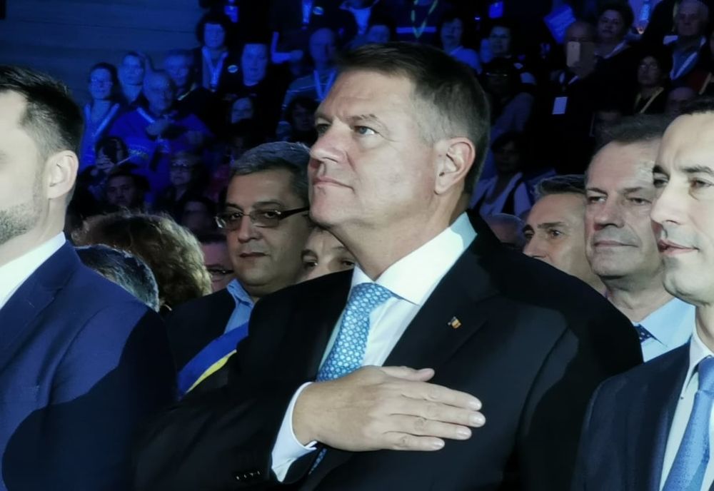 Bal al bobocilor, dat peste cap de campania electorală a candidatului Klaus Iohannis