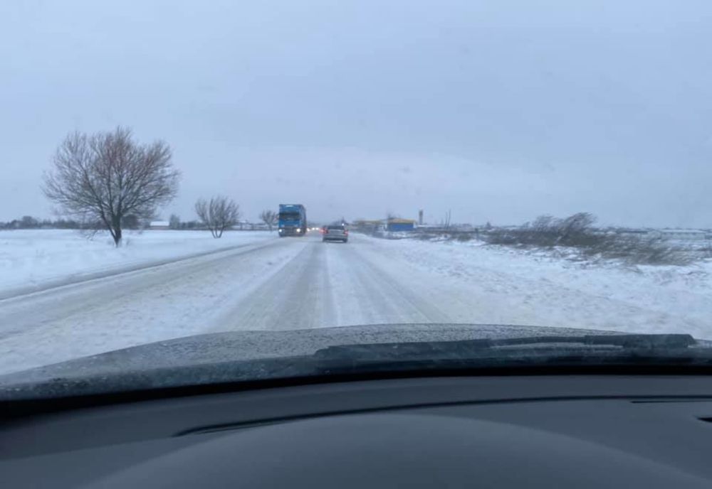 Se circulă în condiții de iarnă în judetul Bacău