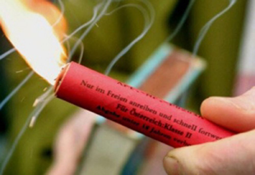 Moarte șocantă de Crăciun, la Iași! Și-a băgat în gură o petardă aprinsă