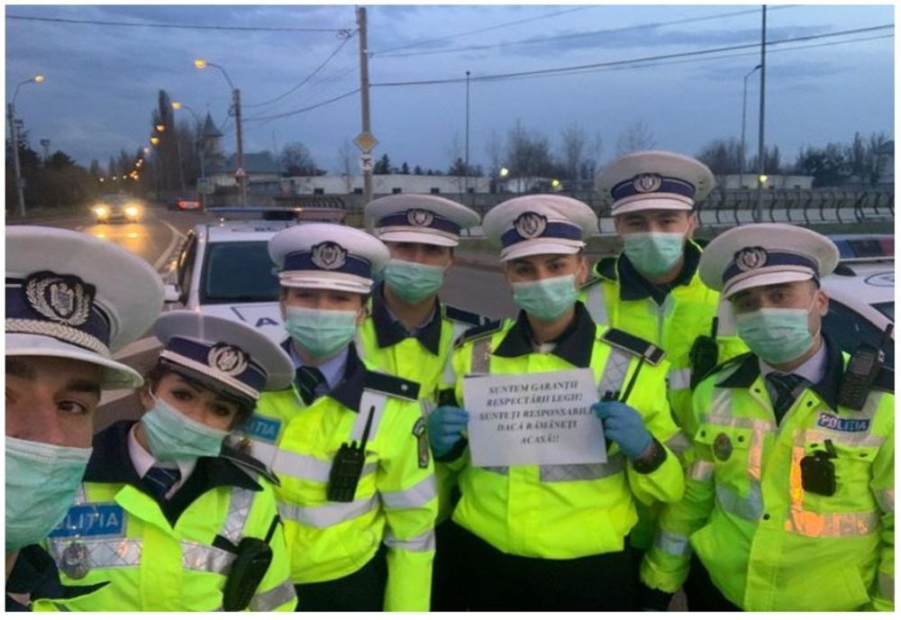 Mesaj de la polițiștii băcăuani : „Fiți responsabili, rămâneți acasă!”