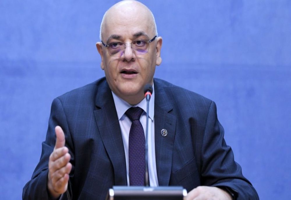 Raed Arafat îndeamnă populația să continue să respecte măsurile de distanțare socială COVID-19