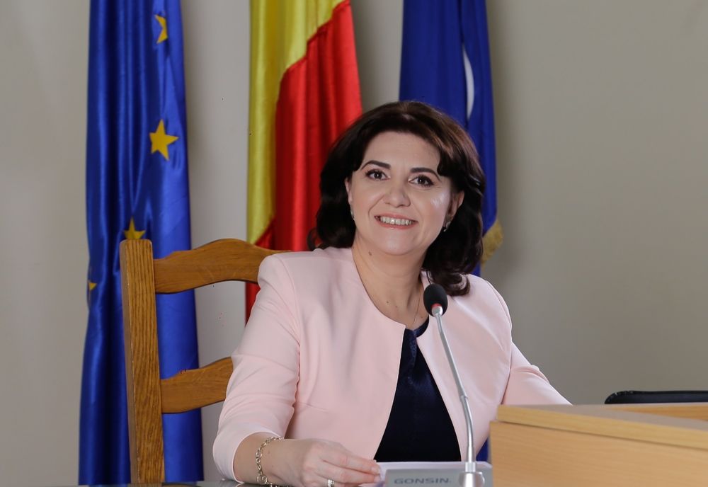 Monica Anisie: Vă doresc vacanţă frumoasă şi să ne revedem cu bine la şcoală, din toamnă