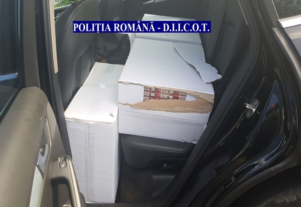 Contrabandiști de țigări prinși în flagrant de DIICOT