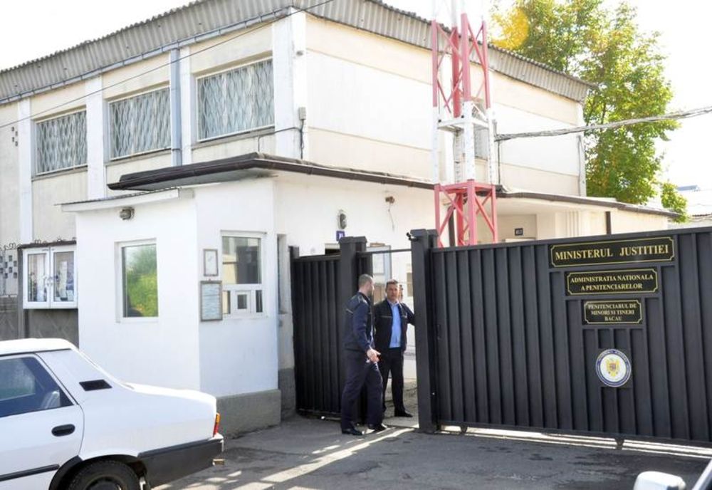 Directorul adjunct al Penitenciarului Bacău a fost demis din funcție