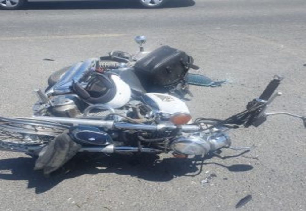 ACCIDENT cumplit la ieșirea din Onești: doi tineri au murit după ce s-au izbit cu motocicleta de un tractor!