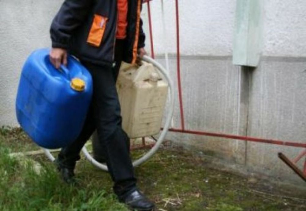 Au furat 160 de litri de motorină din rezervorul unui buldoescavator