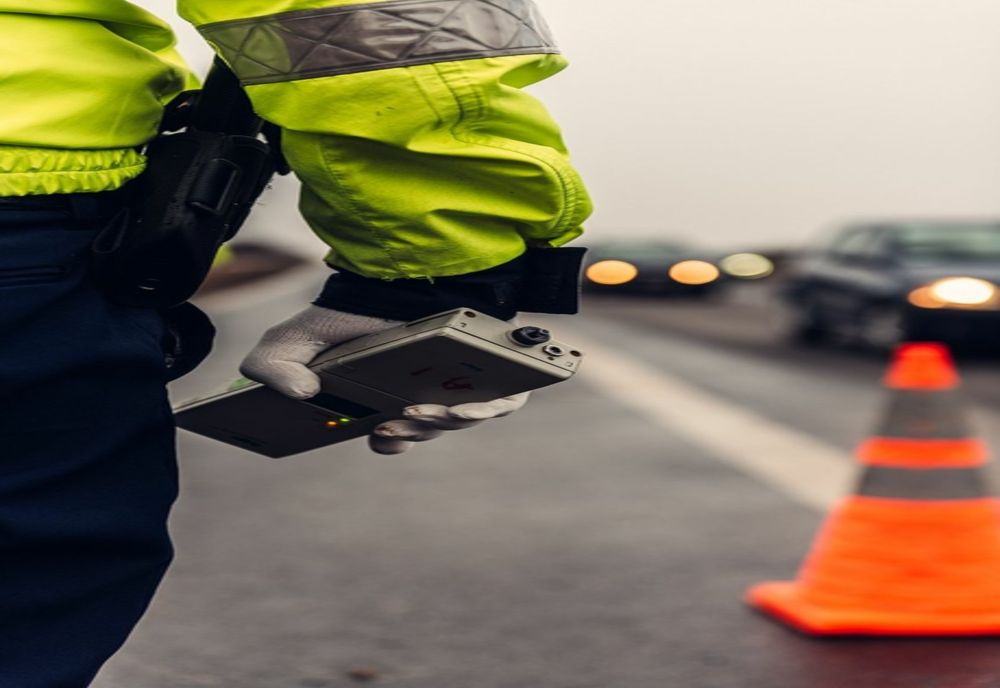 Depistat de poliţişti cu o alcoolemie de 1,35 mg./l. alcool în aerul expirat