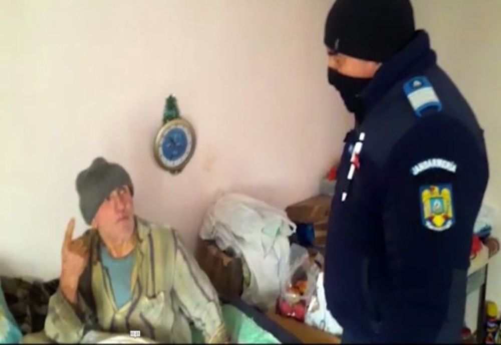 Bătrânețe alinată de jandarmi