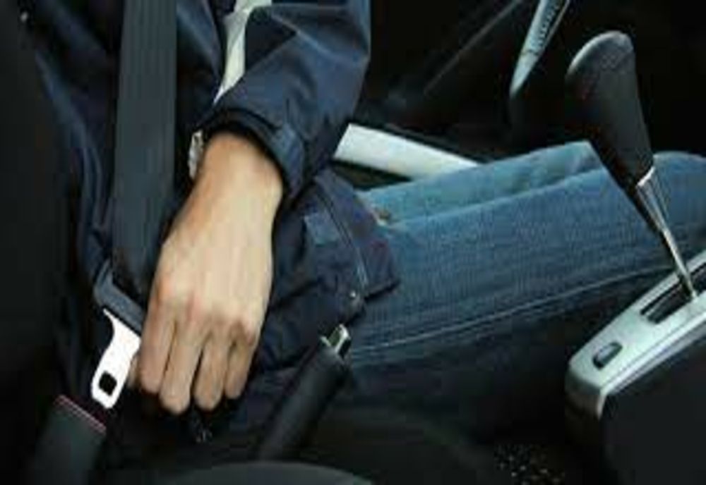 Peste 200 de amenzi pentru nepurtarea centurii de siguranță