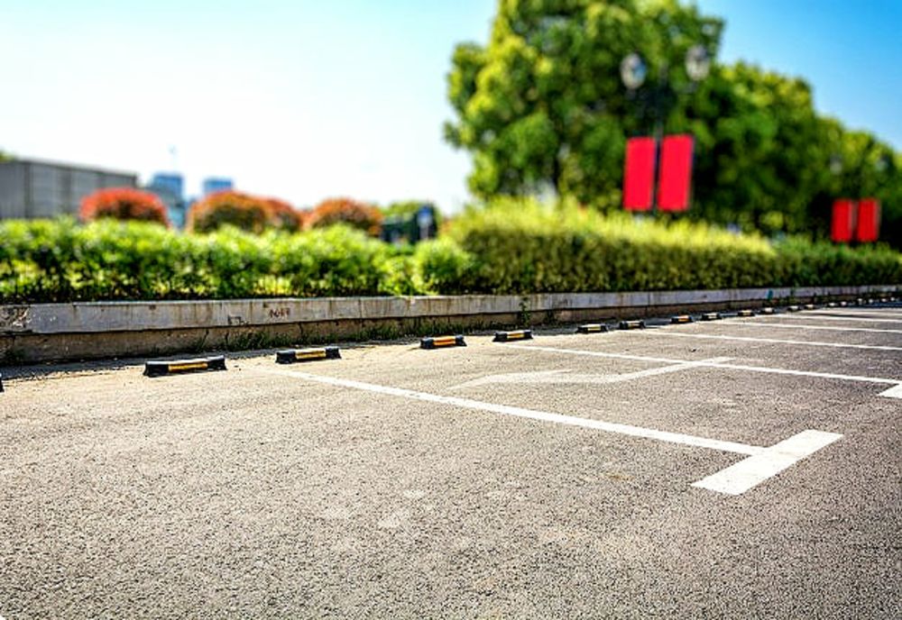 Proiectul de Regulament pentru digitalizarea și utilizarea locurilor de parcare de pe raza municipiului Bacău a fost finalizat