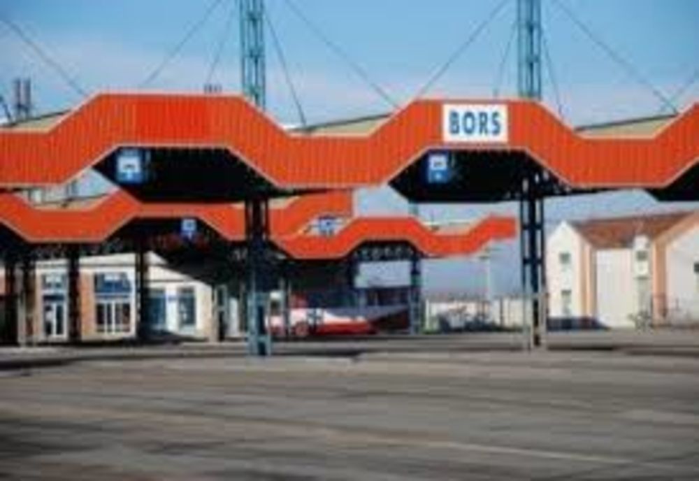 A încercat să plece din țară după ce a jefuit un bătrân! A fost depistat la vamă